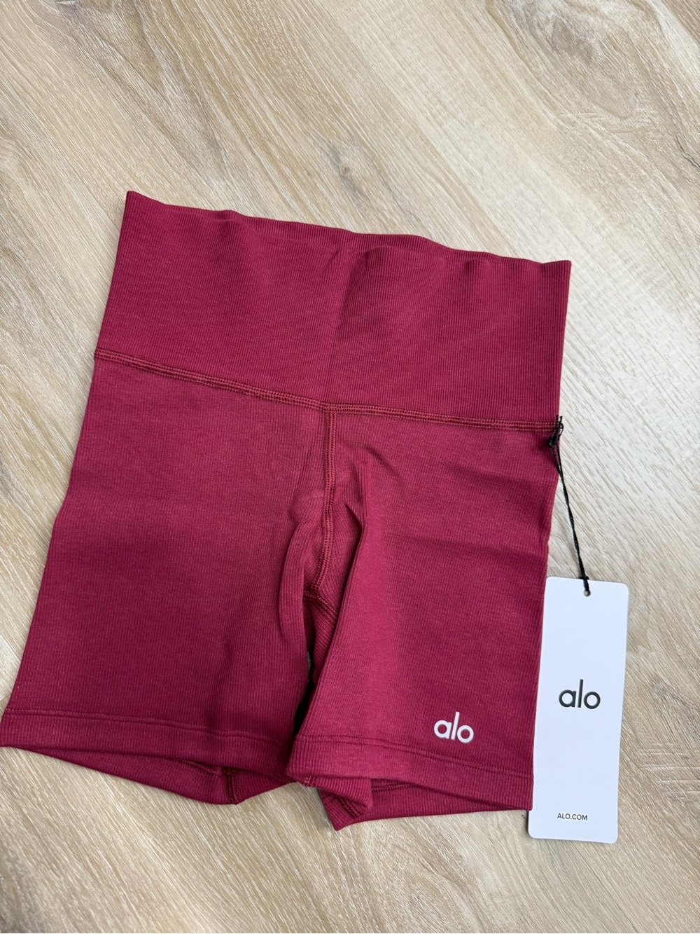 Alo Yoga | Seamless Modal Ribbed High-Waist Short 4”